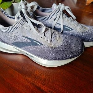 ♻️CLEARANCE♻️ Brooks Levitate 2 Women's Shoes